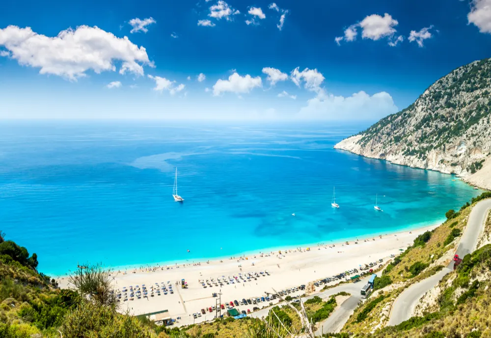 Grecia a intrat în zona galbenă - Noile condiții de călătorie pentru turiștii care se întorc din insulele grecești